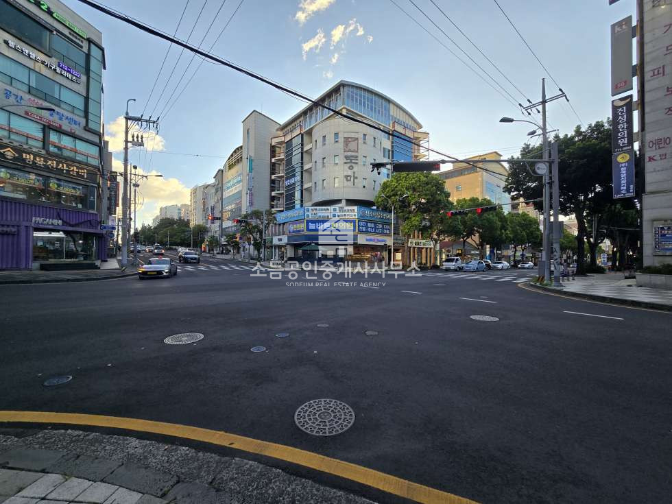 제주 제주시 노형동 마빌딩동 B노형동 횡단보도2개낀 사거리 코너 입지. 프랜차이즈 점포 추천 연세 매물번호 11210 사진 1