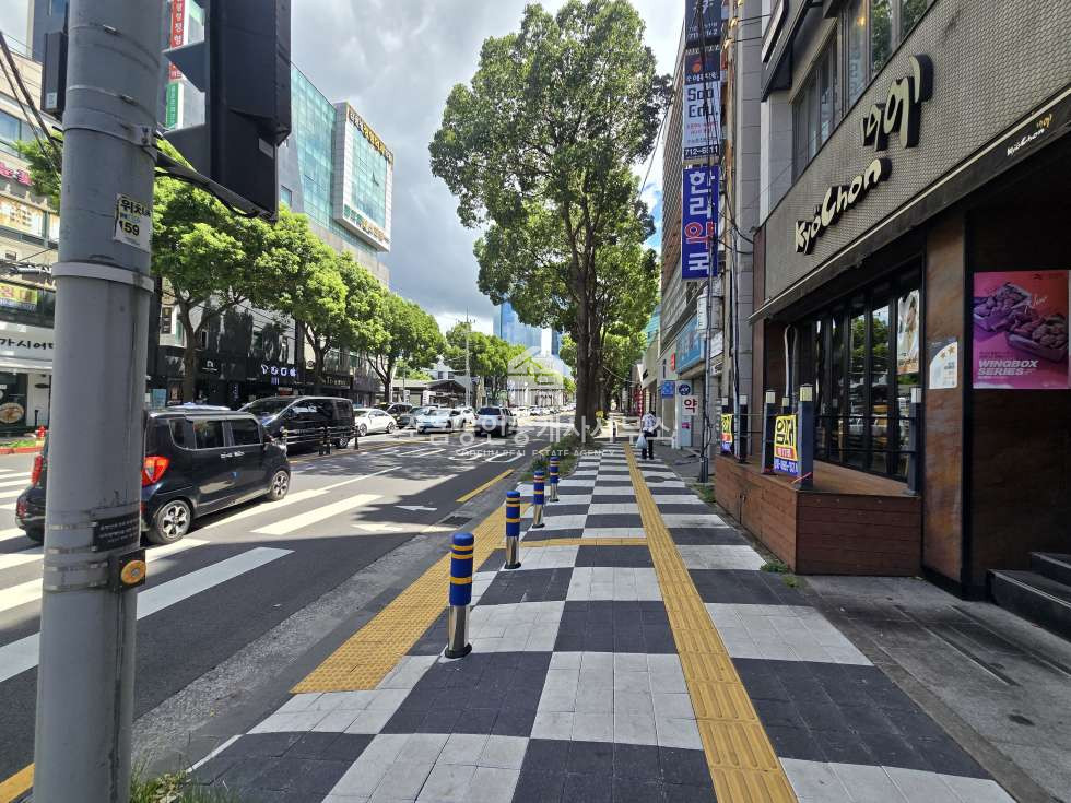 제주 제주시 노형동 한라빌딩동 B노형동.본죽사거리 인근. 1층약국 위치. 병의원추천. 연세 매물번호 11211 사진 2